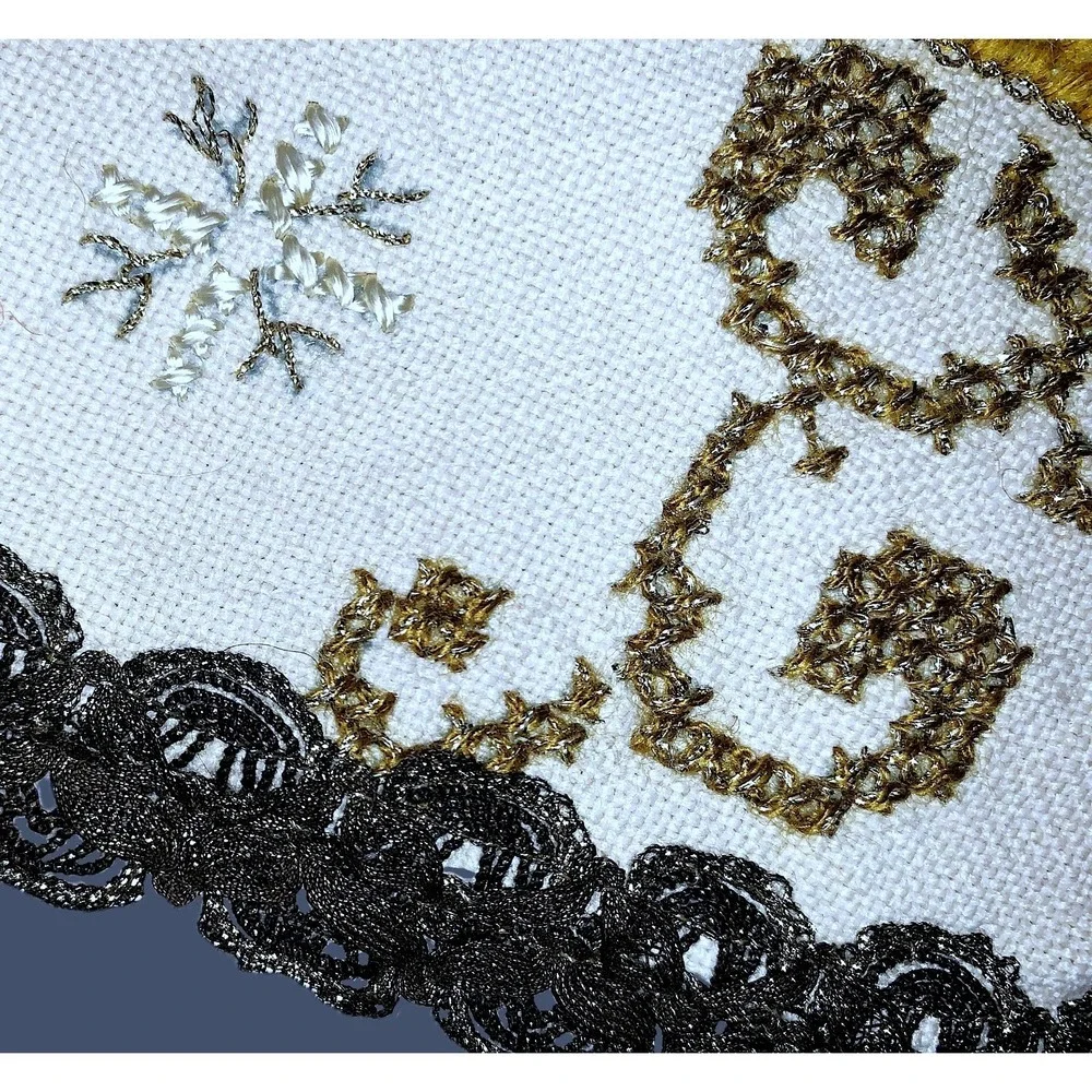 Holiday Xmas Candles Snowflakes Needlework Wool Runner Vtg / Antique 18x42